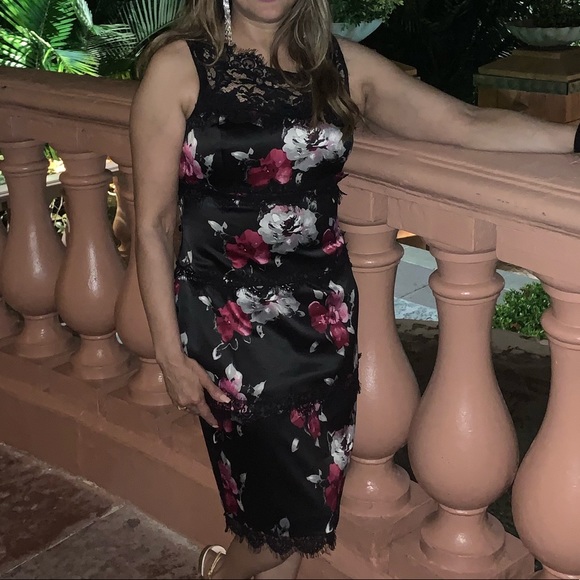 White House Black Market black dress w black lace - Picture 6 of 8